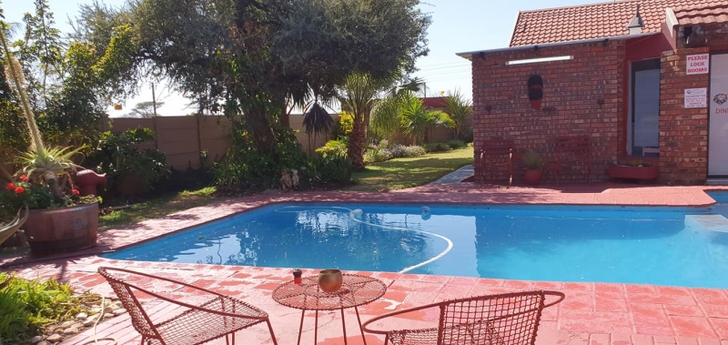 Northam Lionhill Guesthouse, 2 sleeper single bebs [Northam » Limpopo Province » South Africa] » 2022-09-19